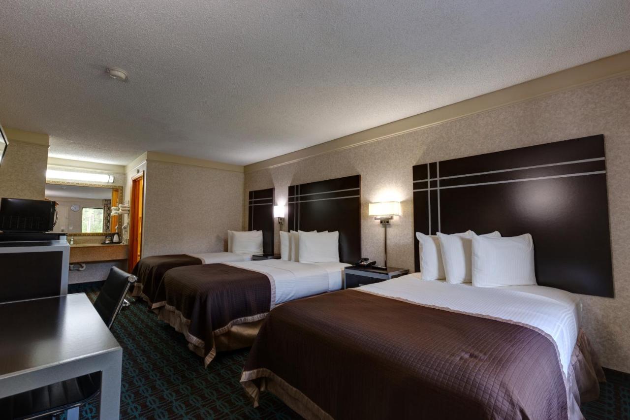 Motel Deluxe - I-95 3*