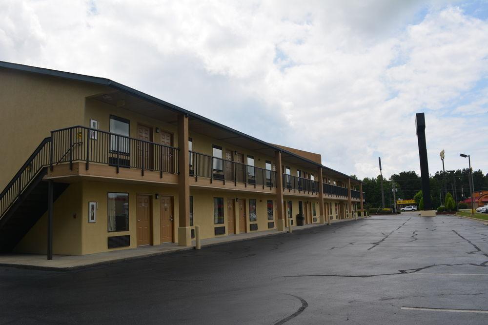 Motel Deluxe - I-95 3*