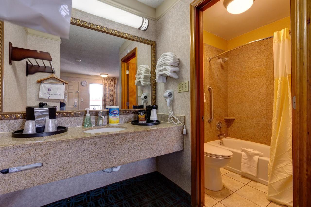 Motel Deluxe - I-95 3*