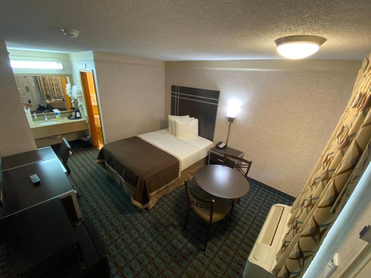 Motel Deluxe - I-95