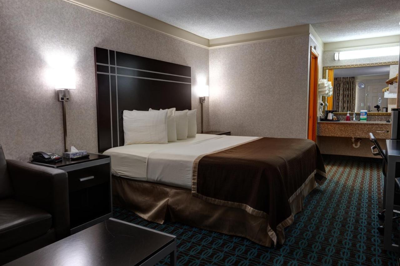 Motel Deluxe - I-95 3*